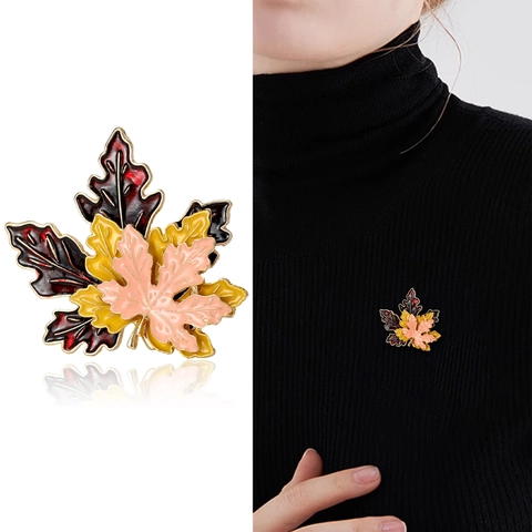 Spilla in Lega Vintage Foglia di Acero Tricolore Stile Coreano Goccia d'Olio Botanico Spilla da Risvolto Moda Autunno Accessori Abbigliamento Donna Gioielli