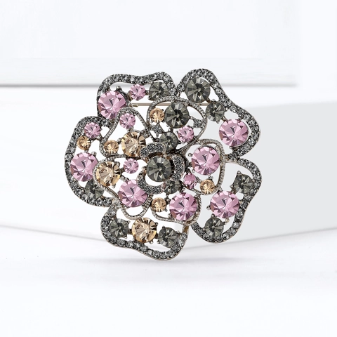 Vintage Alloy Rose Flower Brooch Rhinestone Inlaid Crystal Pin For Suits Coats Elegant Women Decorative Jewelry Accessory
