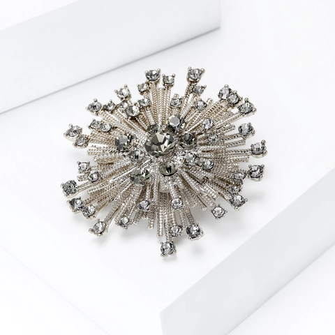 Élégante Broche en Forme de Fleur d'Étoile Rayonnante avec Strass pour Costumes et Robes de Femme Bijoux en Alliage de Luxe