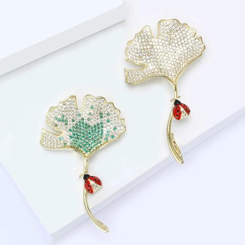 Elegant Ginkgo Leaf Brooch Copper Micro Inlaid Zirconia Ladybug Enamel Pin Jewelry Accessories For Women Gift
