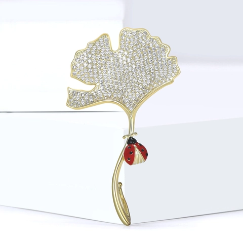 Elegant Ginkgo Leaf Brooch Copper Micro Inlaid Zirconia Ladybug Enamel Pin Jewelry Accessories For Women Gift