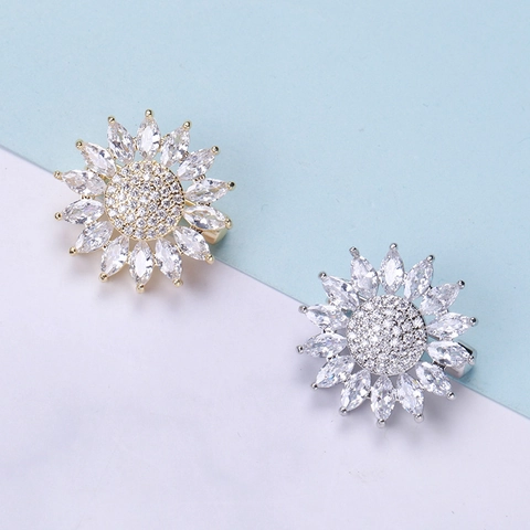 Spilla Girasole in Zirconia Micro Intarsiata Rame Margherita Spilla Elegante Moda Anti-esposizione Gioielli da Donna