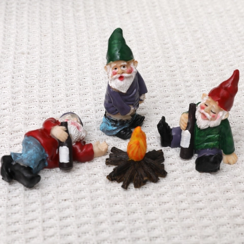Funny Resin Garden Gnome Set Naughty Drunk Dwarf Miniature Figurines With Campfire For Outdoor Lawn Yard Patio Decor Gift