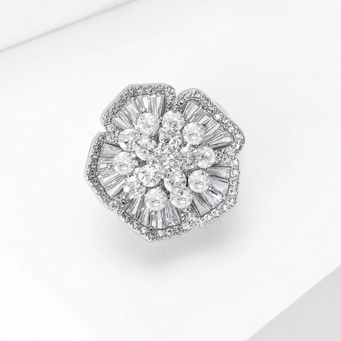 Elegant Copper Zirconia Flower Brooch For Women Small Floral Lapel Pin For Suit Scarf Cardigan Accessories Silver Tone