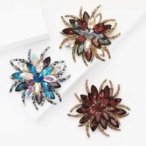 Vintage Legierung Strass Blume Brosche Für Damen Elegant Blumig Anzug Nadel Kristall Kleid Cardigan Schmuck Geschenk