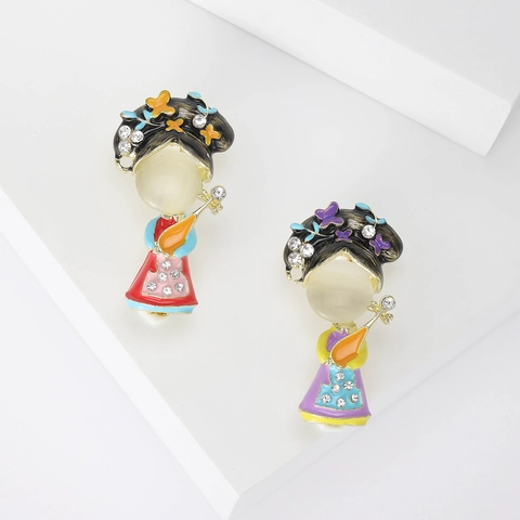 Vintage Chinesischer Stil Emaille Dame Brosche Mit Pipa Cartoon Figur Strass Eingelegte Legierung Pins Für Damen Dekoration