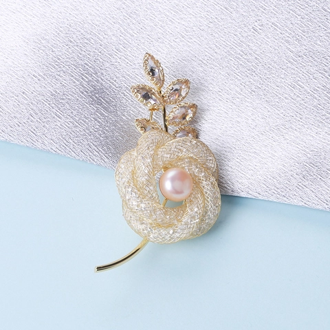 Elegant Hollow Mesh Rose Flower Brooch Copper Real Gold Plated With Pink Artificial Pearl Zirconia Leaves For Women Vintage Suit Corsage Accessory