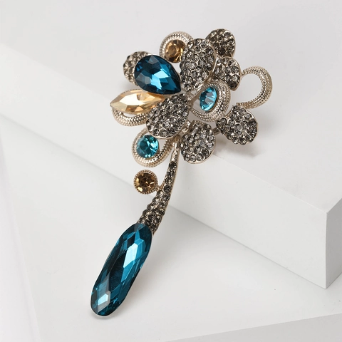 Spilla Vintage con Strass Floreali da Donna Elegante Nappa a Goccia d'Acqua in Lega Intarsiata Gioielli per Abito Cappotto