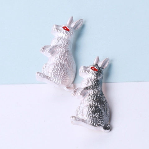 Vintage Alloy Rabbit Brooch Delicate Enamel Animal Lapel Pin For Women Girls Cute Rabbit Accessory For Clothing Decoration