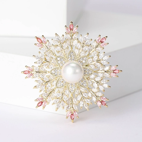 Elegant Copper Zircon Snowflake Brooch With Artificial Pearl Rhinestone Crystal Flower Pin For Women Suit Dress Wedding Party Jewelry Gift