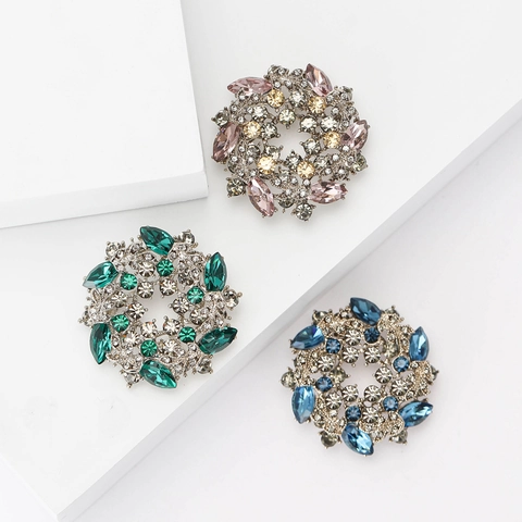 Eleganter Legierung Strass Blumenkranz Brosche Für Damen Vintage Blumen Korsett Nadel Für Anzüge Kleider Mode Schmuck Geschenk
