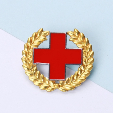 Red Cross Laurel Wreath Badge Alloy Brooch Pin For Medical Personnel Nurse Doctor Gold Color Souvenir Fashion Accessories Jewelry