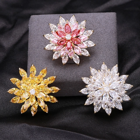 Spilla Fiocco di Neve Rotante in Zirconia per Donna Oro Rosa Giallo Forma di Fiore Multistrato 3D Spilla Pin Elegante Gioielleria