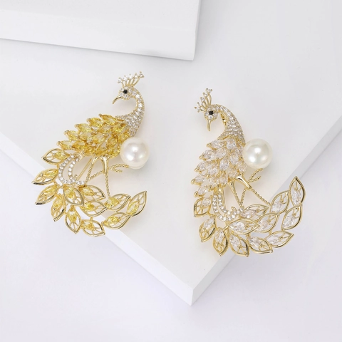 Elegante Spilla a Pavone in Rame per Donna Lussuosa Zirconia Perla Artificiale Intarsiata Spilla per Abito Cappotto Gioielli