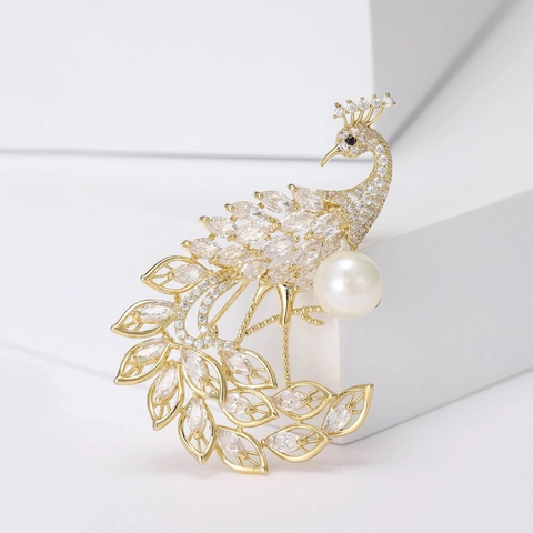 Elegante Spilla a Pavone in Rame per Donna Lussuosa Zirconia Perla Artificiale Intarsiata Spilla per Abito Cappotto Gioielli