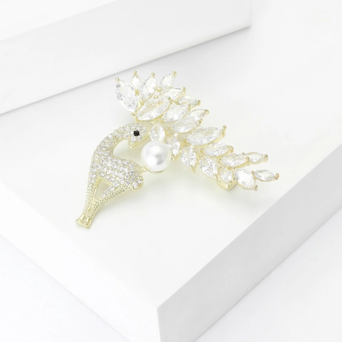 Elegante Broche de Alce de Cobre Con Perla Artificial y Decoración de Strass Lujoso Broche de Animal Ciervo Chapado en Oro para Abrigo Vestido Joyería de Mujer