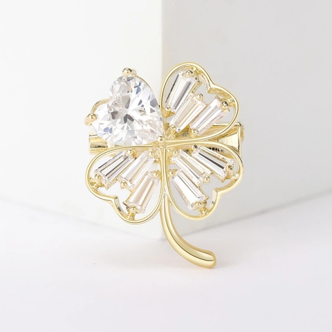 Elegant Copper Four-Leaf Clover Brooch For Women Luxury Zirconia Heart Anti-Exposure Buckle Clothing Accessory Fashion Gift