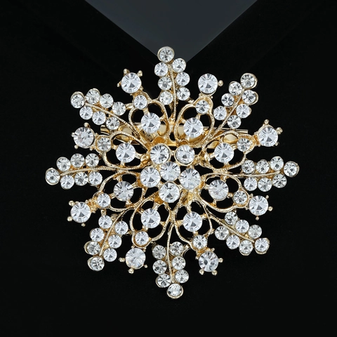 Exquisite Legierung Strass Schneeflocke Brosche Für Damen Luxus Winter Weihnachten Schmuck Pin Für Anzüge Mäntel Kleider Geschenk