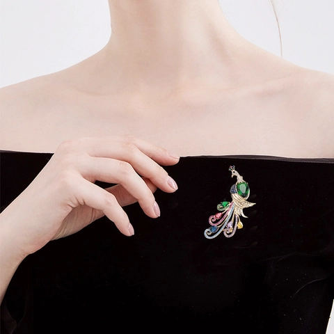 Spilla Pavone Vintage per Donna Elegante Zirconia Rame Strass Colorati Animale Spilla da Risvolto Gioielli da Sposa Regalo