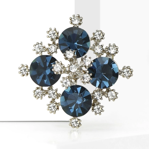 Vintage Copper Snowflake Brooch For Women With Sparkling Crystal Rhinestone Clothing Accessories Anti-exposure Pin Jewelry Gift