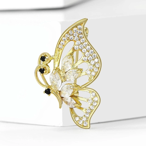 Elegante Vlinder Broche Voor Vrouwen Prachtige Koperen Zirconia Opengewerkte Reversspeld Licht Luxe Mode Sieraden Accessoire Voor Shirt