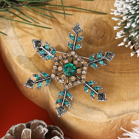 Spilla a Fiocco di Neve in Lega Vintage Con Strass Colorati Elegante Spilla da Balia Natalizia Gioielli Regalo Per Donna