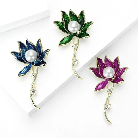 Elegante Spilla a Forma di Loto in Lega Smalto Perla Artificial d'Imitazione Strass Botanico per Donna Matrimonio Banchetto Gioielli Vintage Regalo