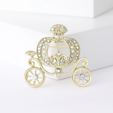 Vintage Pumpkin Carriage Brooch For Women Gold Plated Alloy Sparkling Rhinestone Pin Fairy Tale Costume Accessory Decoration