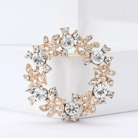 Elegant Alloy Rhinestone Flower Wreath Brooch Pin For Women Fashion Simple Commuter Suit Coat Dress Accessories Jewelry Gift
