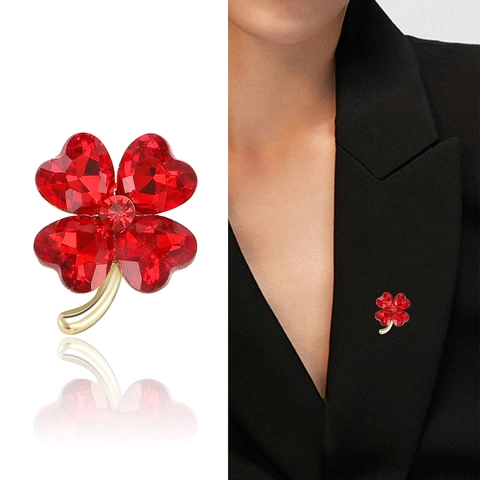 Elegant Alloy Four Leaf Clover Brooch With Heart Shaped Rhinestone Fashion Simple Shirt Suit Pin Jewelry For Women Dress Accessories