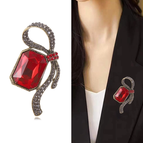 Spilla a Fiocco di Nastro in Lega Vintage Con Grande Pietra in Vetro Rettangolare e Strass Intarsiati Pin da Donna Alla Moda