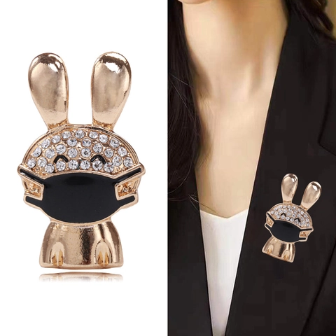 Schattige Legering Strass Konijn Broche Met Masker Ontwerp Vergulde Dier Pin Voor Pak Jas Gepersonaliseerde Dames Sieraden Accessoire