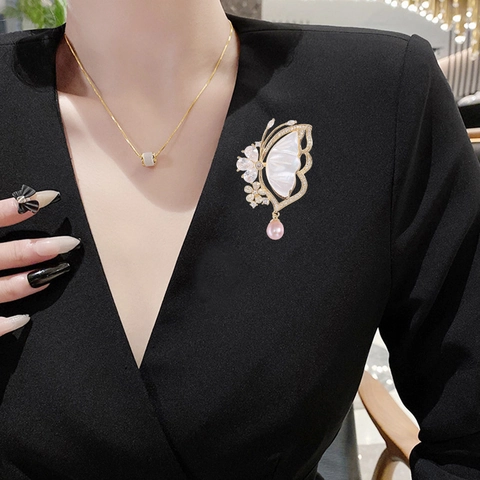 Elegante Vlinder Broche Koper Zirconia Ingelegde Parelmoer Schelp Kunstparel Hanger Pin Mode Sieraden Voor Vrouwen