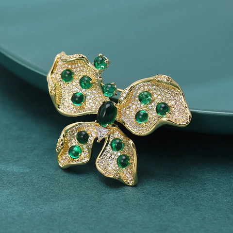 Elegant Copper Zirconia Butterfly Brooch For Women Luxury Micro-inlaid Green Gemstone Insect Corsage Pin Jewelry For Suit Coat