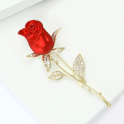 Elegant Red Rose Flower Brooch Copper Gold Plated With White Zirconia Enamel Floral Pin For Women Wedding Banquet Jewelry Gift