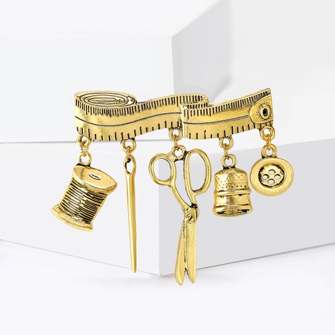 Spilla in Lega Vintage Strumenti da Cucito Design a Metro Con Pendenti Forbici Ago Rocchetto Ditale Bottone Per Gioielli Donna