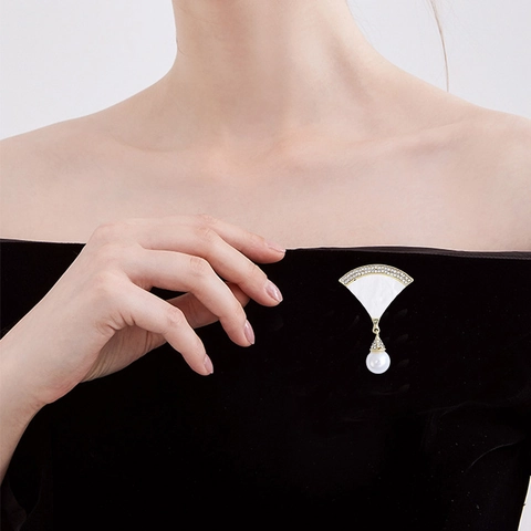 Broche Elegante Con Forma de Abanico de Aleación Con Perla Artificial y Diamantes de Imitación Incrustados Para Mujer Accesorios de Traje Joyería