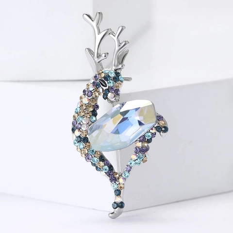 Elegant Alloy Rhinestone Reindeer Brooch Pin For Women Korean Fashion Animal Design Decorative Breastpin Jewelry Accessories
