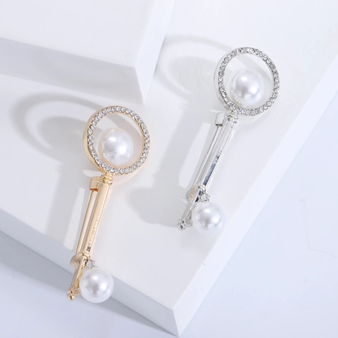 Vintage Alloy Key Shaped Brooch With Artificial Pearl And Rhinestone Elegant Women Coat Accessories Jewelry Corsage Gift