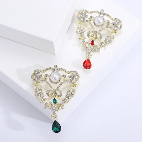 Vintage Baroque Palace Style Alloy Rhinestone Artificial Pearl Brooch For Women Palace Teardrop Pendant Suits Accessories Pin