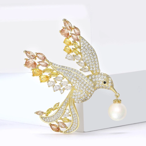Spilla Vintage in Rame Dorato a Forma di Uccello Con Strass Scintillanti e Pendente di Perla Artificiale per Gioielli Donna