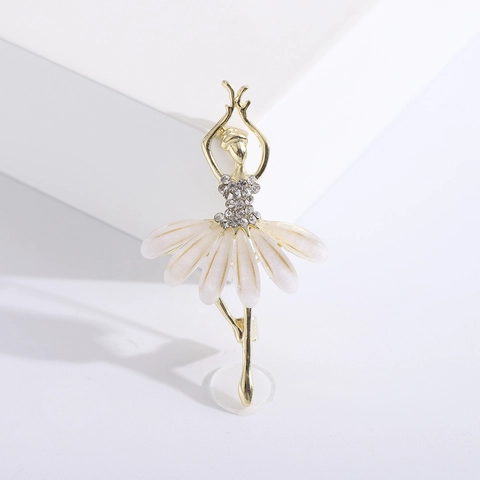 Elegant Ballet Girl Brooch Pin For Women Alloy Rhinestone Enamel Petal Skirt Dancer Pin For Wedding Party Clothes Jewelry