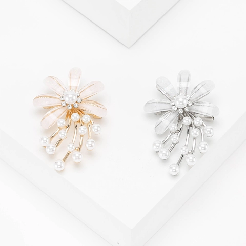 Elegante Spilla a Fiore in Lega per Donna con Perla Artificiale e Strass Intarsiato Corsage Floreale Accessori Moda