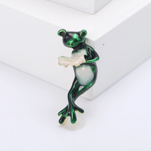 Cute Personified Reading Frog Brooch Alloy Enamel Drip Oil Animal Pin For Women Fashion Clothing Accessories Backpack Jewelry