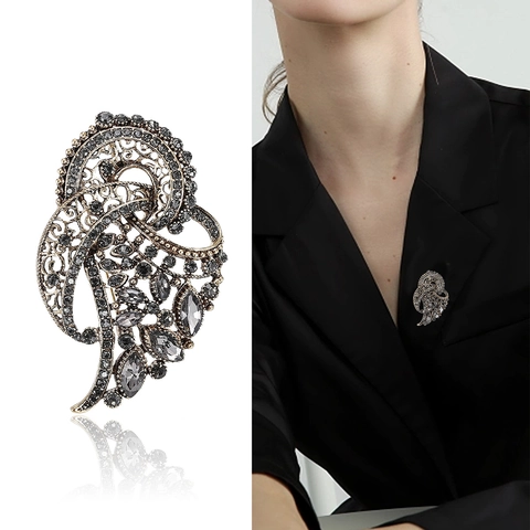 Vintage Legierung Strass Blume Brosche Für Damen Retro Hohl Kristall Corsage Elegant Kleidung Zubehör Schmuck Geschenk