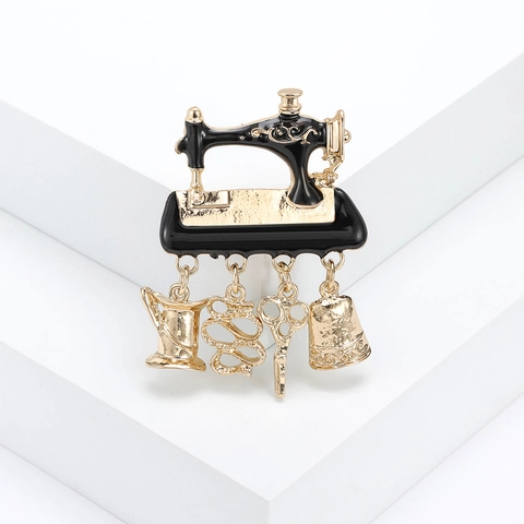 Βίντατζ Καρφίτσα Ραπτομηχανή Για Γυναίκες Από Κράμα Σμάλτου Με Κρεμαστά Ψαλίδι Δακτυλήθρα Μεζούρα Ρετρό Κοσμήματα Μόδας