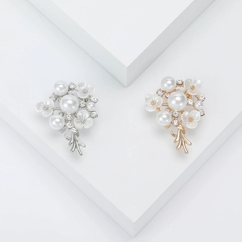 Eleganter Legierung Kunstperle Blumenstrauß Brosche Für Damen Hochwertige Strass Blumen Anzug Nadel Mode Schmuck Zubehör