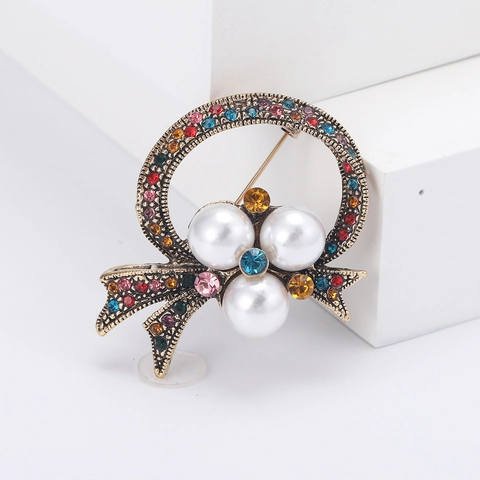 Broche Ronde en Alliage Vintage Nœud Papillon Femme Perle Artificielle Strass Incrusté Or Argent Ancien Bijoux