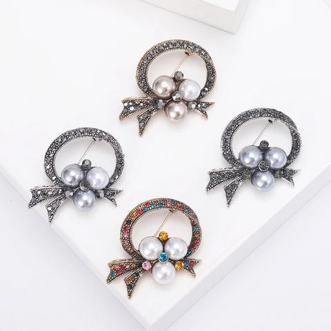 Broche Ronde en Alliage Vintage Nœud Papillon Femme Perle Artificielle Strass Incrusté Or Argent Ancien Bijoux