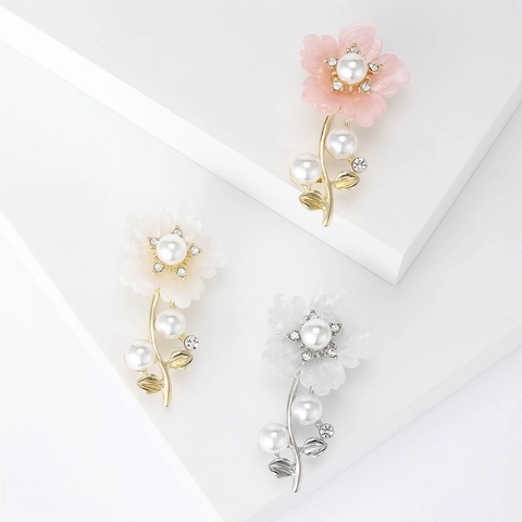 Elegant Alloy Flower Brooch For Women Artificial Pearl Rhinestone Inlaid Floral Pin Korean Fashion Decorative Jewelry Accessory